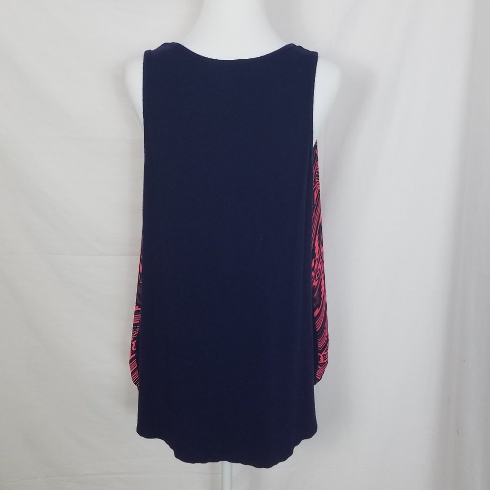Discreet Tank Top - Picture 6 of 8